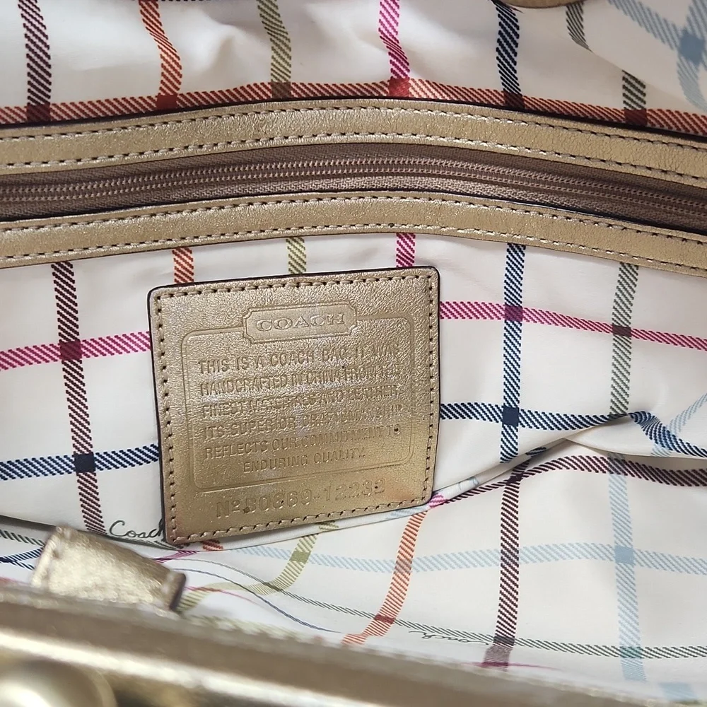 COACH LARGE 3 COMPARTMENT MONOGRAM GOLD LEATHER ACCENT WITH KISSLOCK - Picture 10 of 13